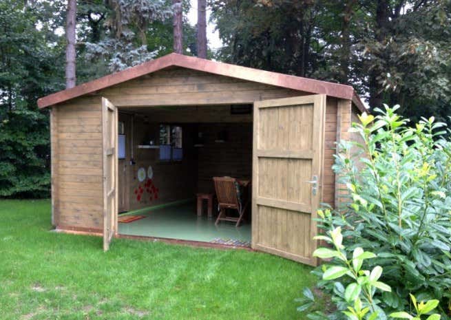 Photo du client: Garage en bois Alpholz B-44 ISO - porte en bois à 2 vantaux - 1 place