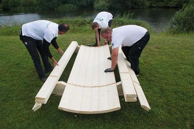 montage-plancher planches-sauna à baril