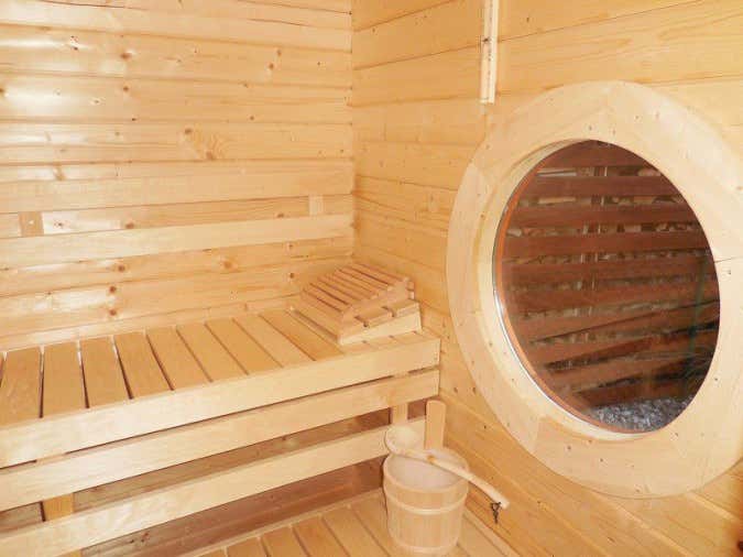 Aménagement intérieur de sauna - Banc de sauna vitré